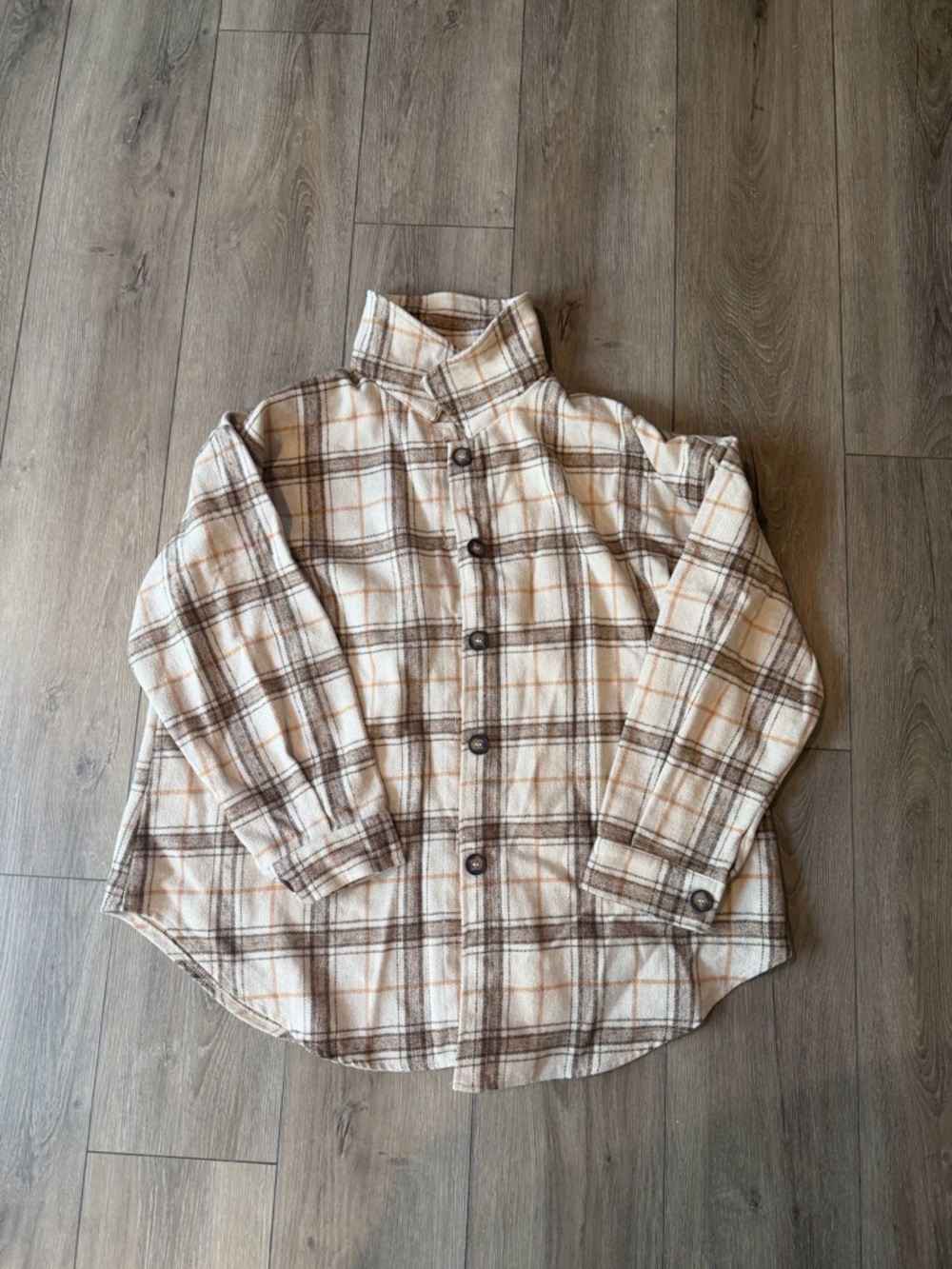 Cozy Plaid Button-Up Shirt Jacket in Cream and Brown (size large)